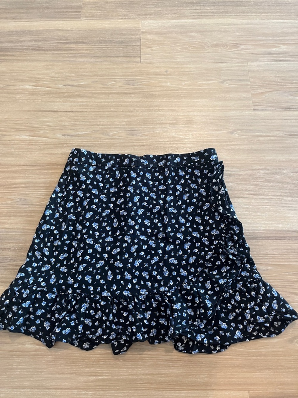 Floral Ruffle Hem Black Mini Skirt